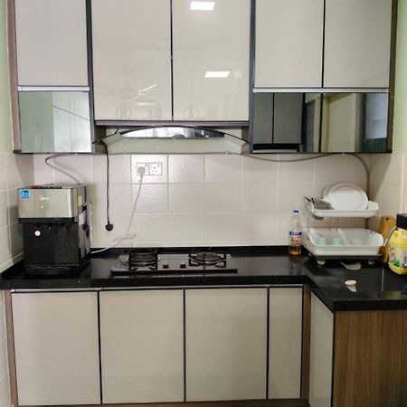 שאה אלאם Nena Homestay Setia Alam, Air Conditioned, High Speed Internet מראה חיצוני תמונה