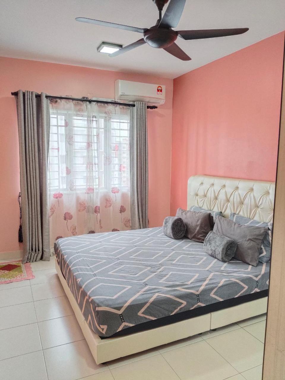 שאה אלאם Nena Homestay Setia Alam, Air Conditioned, High Speed Internet מראה חיצוני תמונה