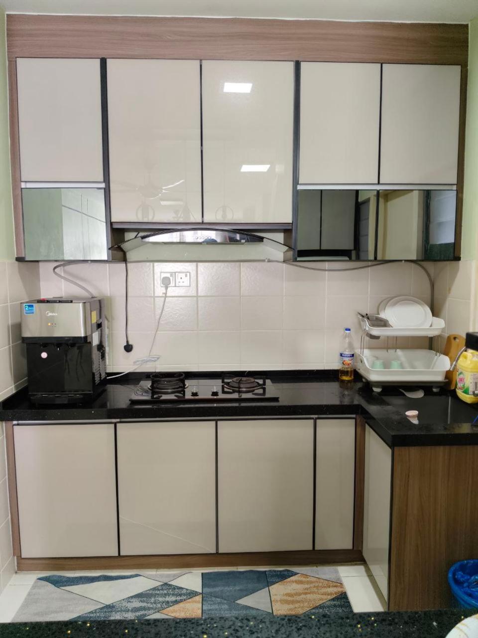 שאה אלאם Nena Homestay Setia Alam, Air Conditioned, High Speed Internet מראה חיצוני תמונה