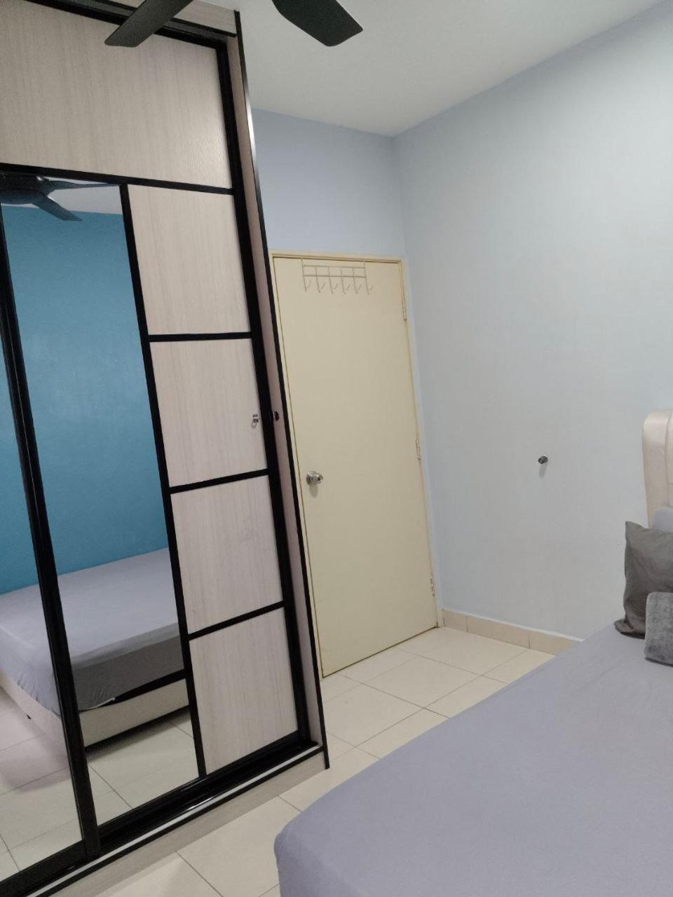 שאה אלאם Nena Homestay Setia Alam, Air Conditioned, High Speed Internet מראה חיצוני תמונה